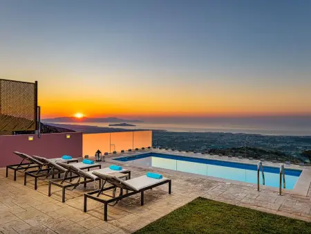 Location maison à Agia Marina, Villa Nektar mit privatem Pool