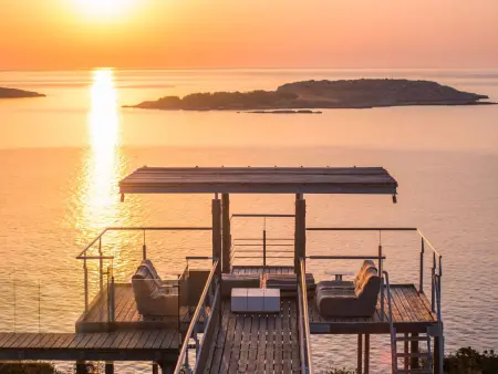 Location maison à Agia Marina, Anwesen Olea Prime mit Infinity-Pool