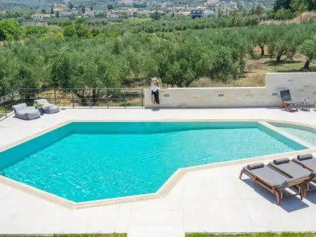 Location maison à Adele, Großes Ferienhaus in Arkadi mit Großer Terrasse