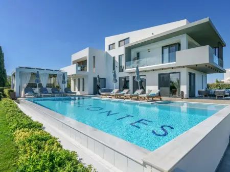 Lux-Villa mit Innen- und Außenpool, BBQ und Fitn - Photo 9