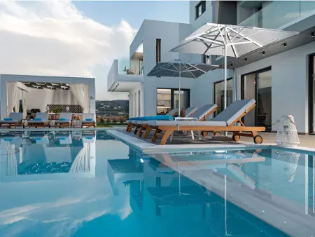 Lux-Villa mit Innen- und Außenpool, BBQ und Fitn - Photo 11