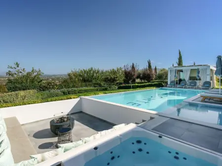 Lux-Villa mit Innen- und Außenpool, BBQ und Fitn - Photo 13