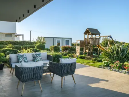 Lux-Villa mit Innen- und Außenpool, BBQ und Fitn - Photo 16