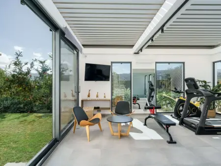 Lux-Villa mit Innen- und Außenpool, BBQ und Fitn - Photo 29