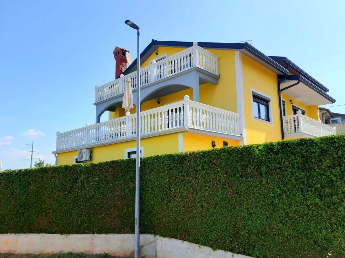 Maison 6 chambres avec piscine chauffée à Buje - Photo 11