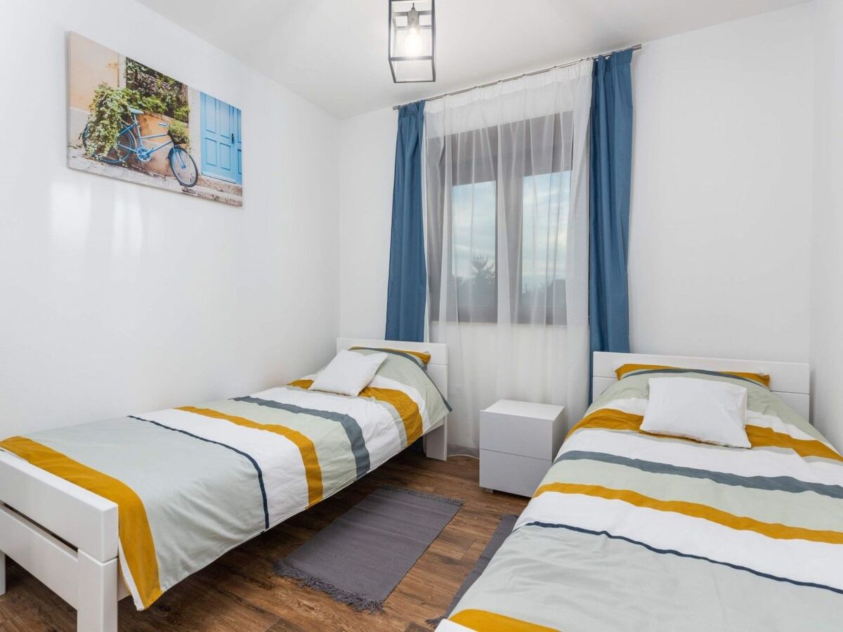Villa Bibali à Buje : maison 8 personnes, piscine chauffée - Photo 2
