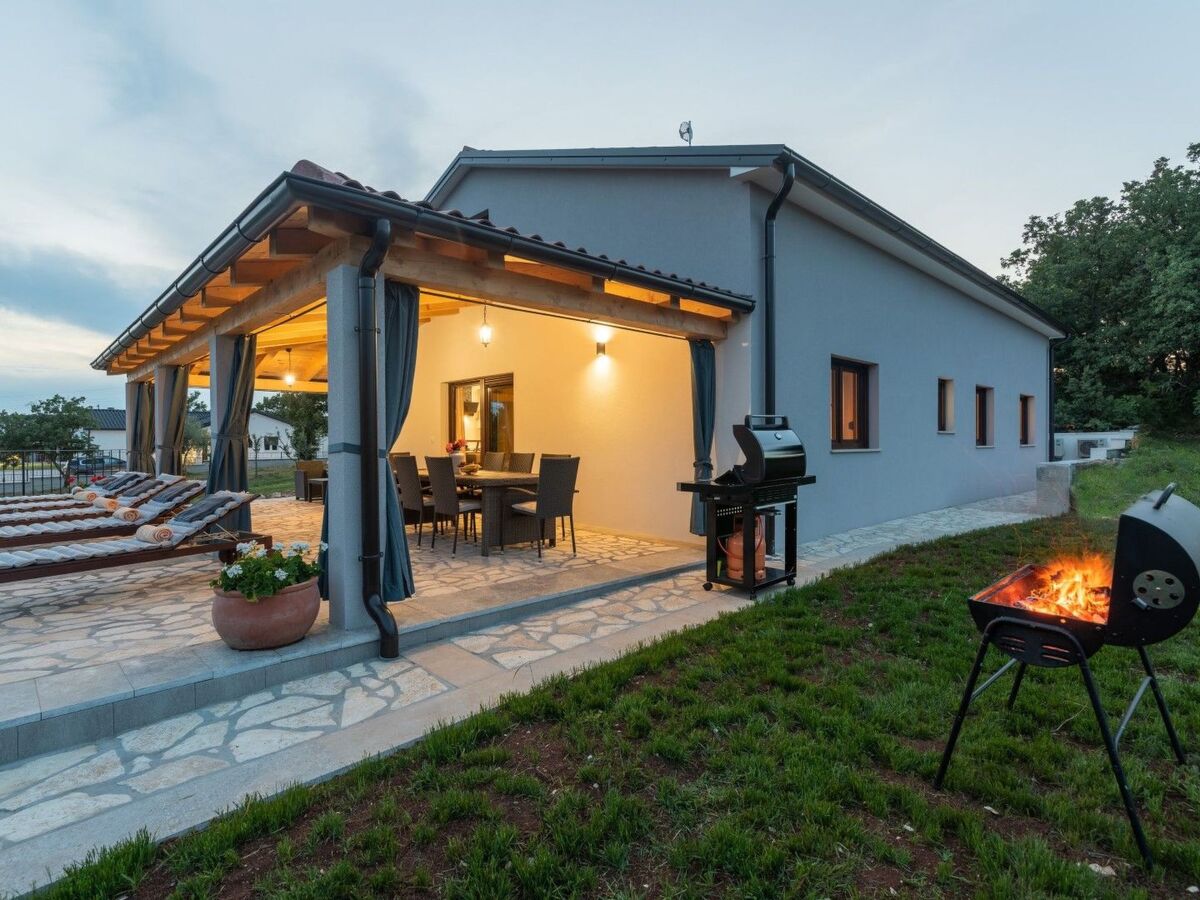 Villa Bibali à Buje : maison 8 personnes, piscine chauffée - Photo 11