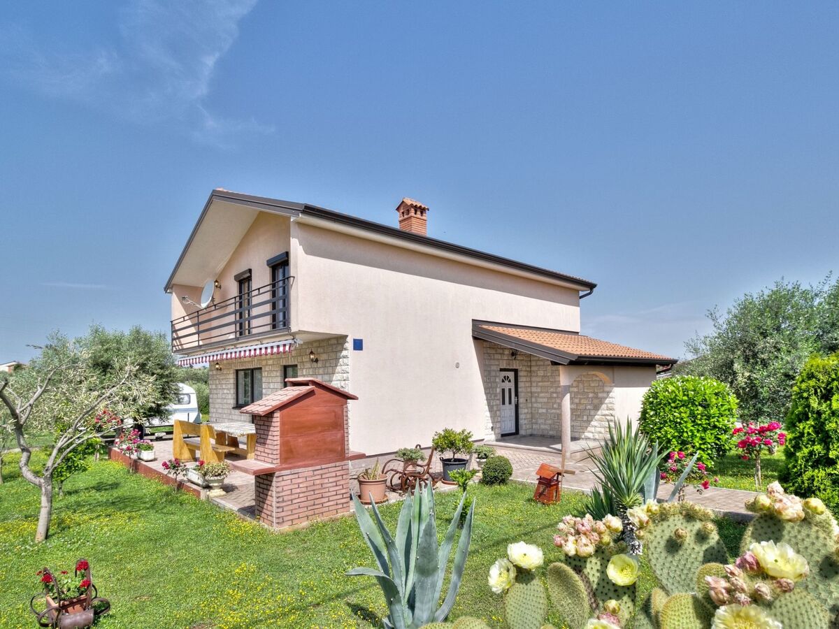 Maison 180 m² Buje, 4 chambres, terrain 630 m² - Photo 2