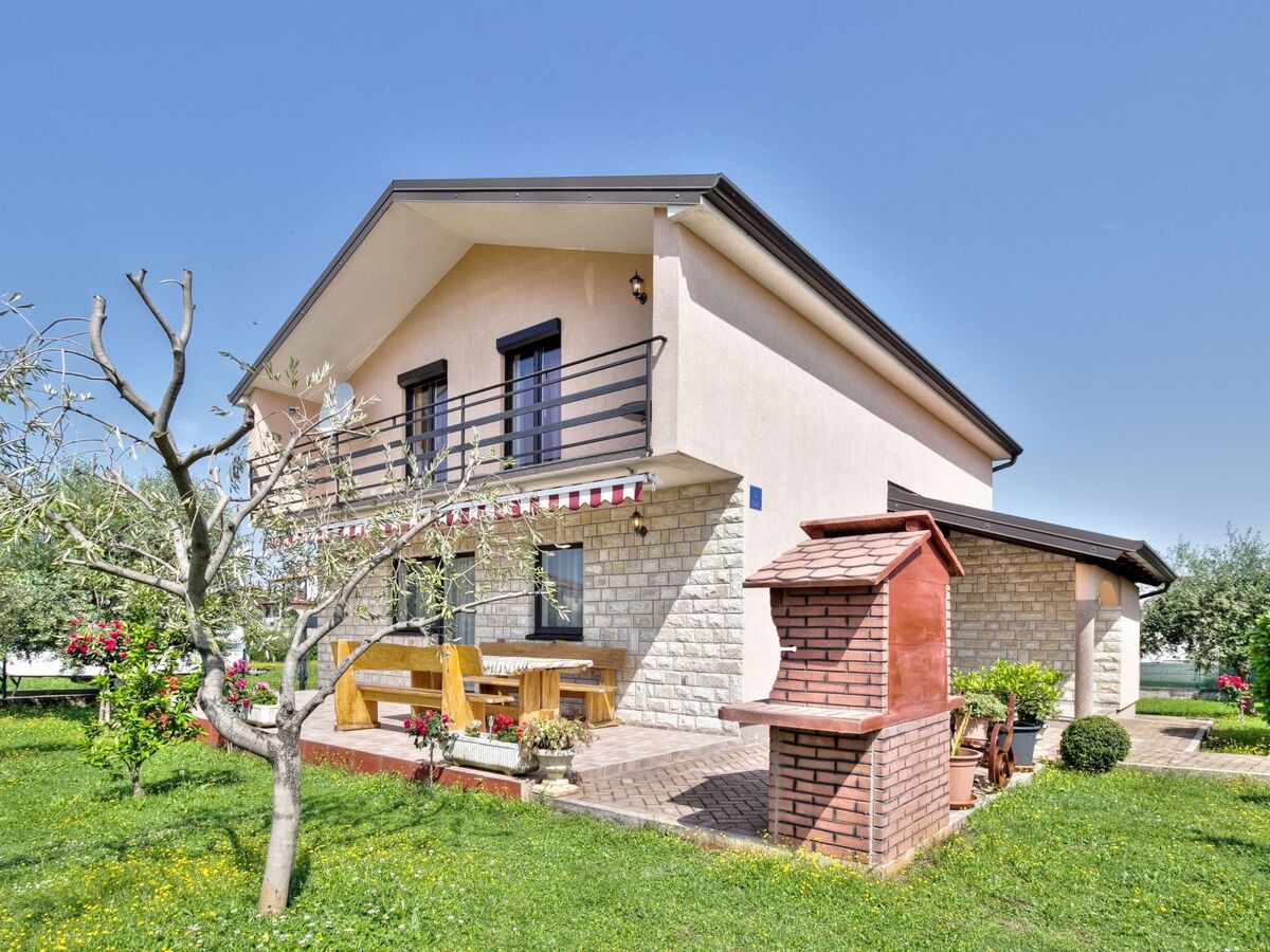 Maison 180 m² Buje, 4 chambres, terrain 630 m² - Photo 8
