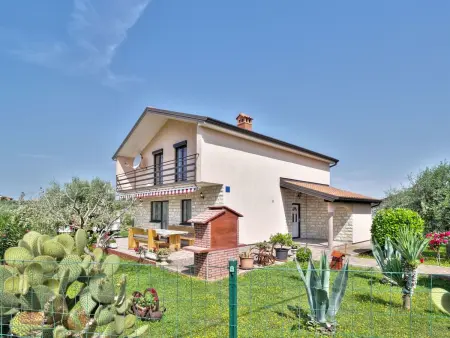 Maison 180 m² Buje, 4 chambres, terrain 630 m²