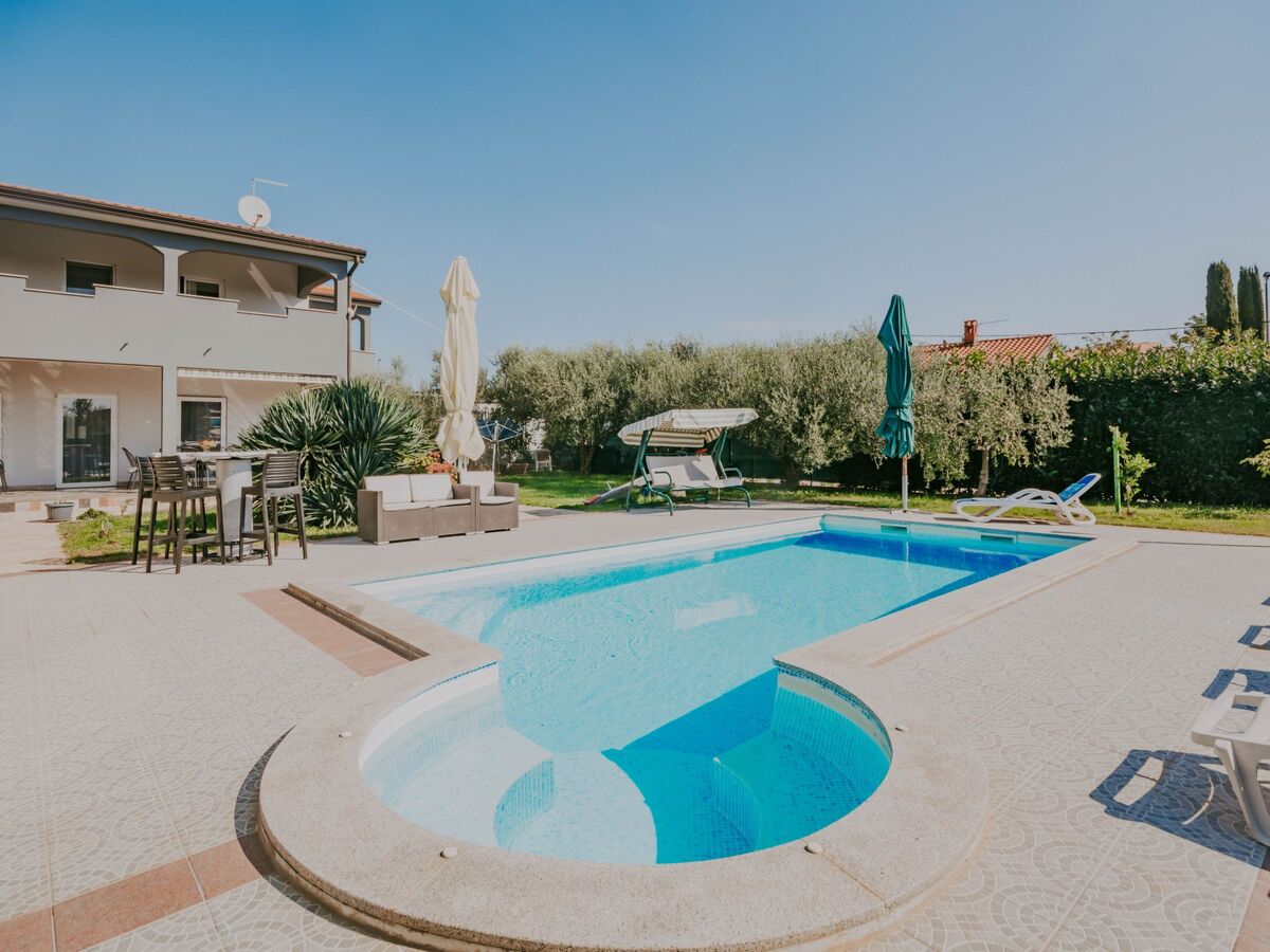 Villa Dany, maison 4 chambres piscine à Buje - Photo 1