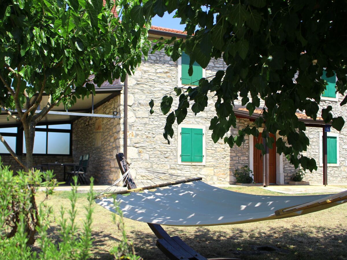 Maison forestière 1902 à Umag, 6 pers., parc privé 15000m² - Photo 1