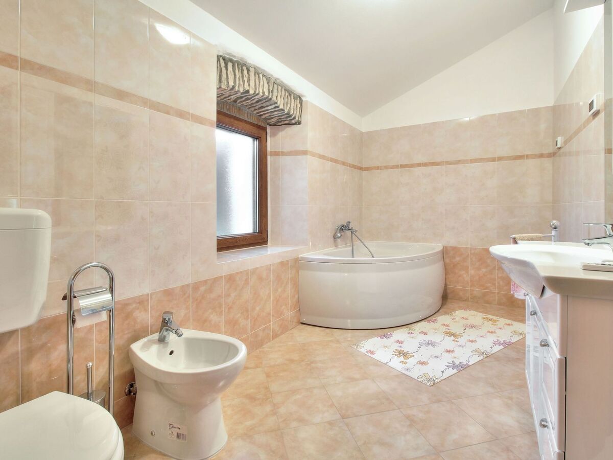 Maison forestière 1902 à Umag, 6 pers., parc privé 15000m² - Photo 18