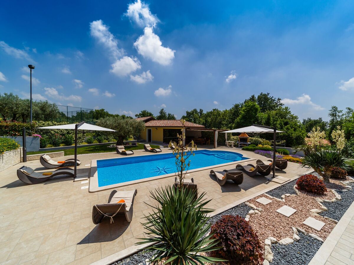 Villa GioAn : maison 16 pers., piscine et terrasse chauffée - Photo 8