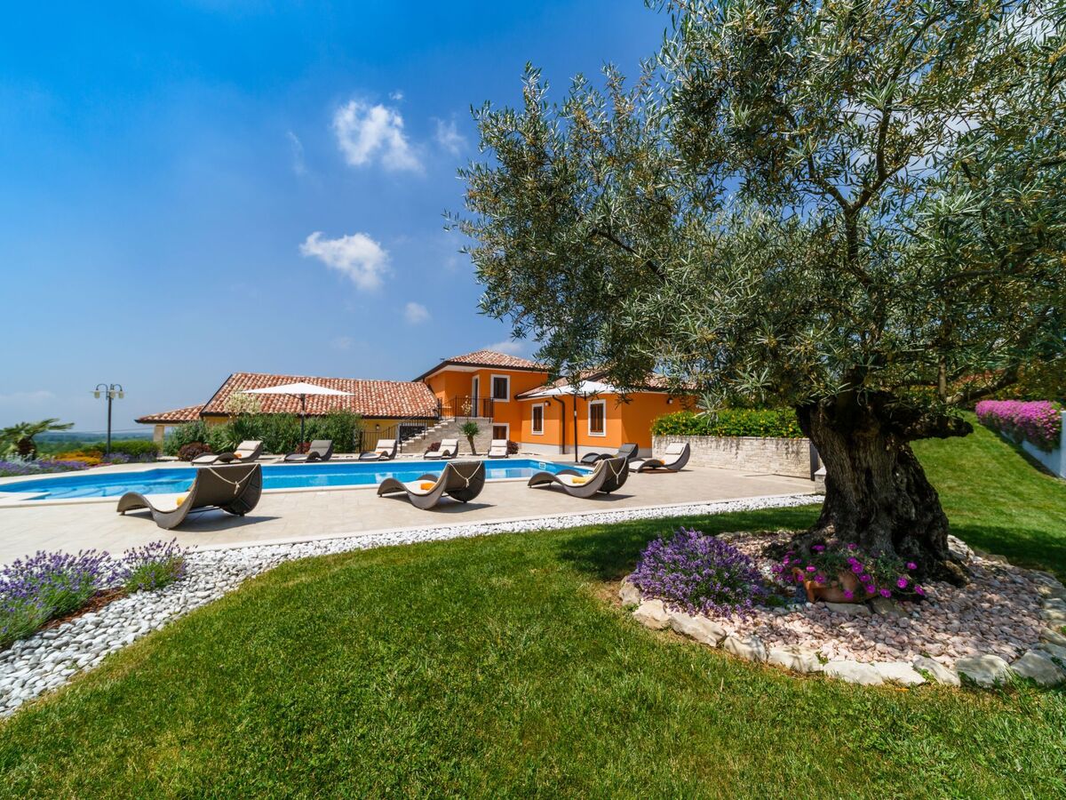 Villa GioAn : maison 16 pers., piscine et terrasse chauffée - Photo 17