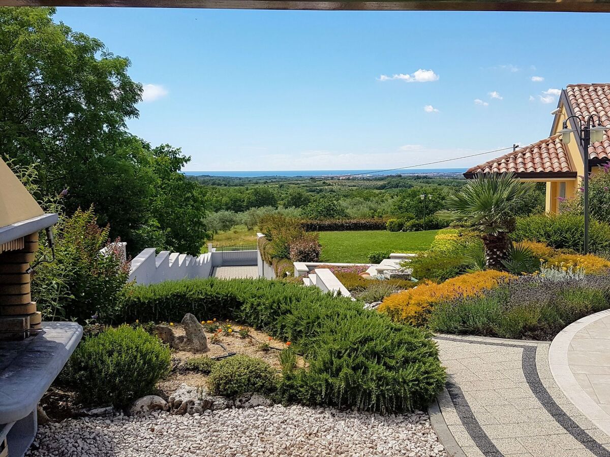 Villa GioAn : maison 16 pers., piscine et terrasse chauffée - Photo 18