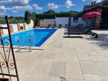 Freistehende Villa mit Garten und privatem Pool, Maison 8 personnes à Novigrad (Istra) - Photo 5
