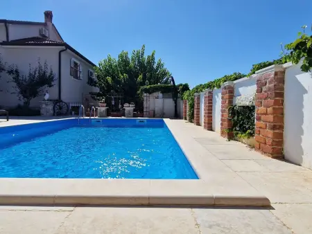 Freistehende Villa mit Garten und privatem Pool, Maison 8 personnes à Novigrad (Istra) - Photo 7