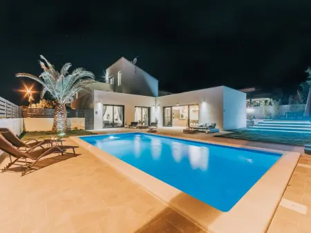Maison 3 chambres avec piscine privée à Novigrad : photo 2