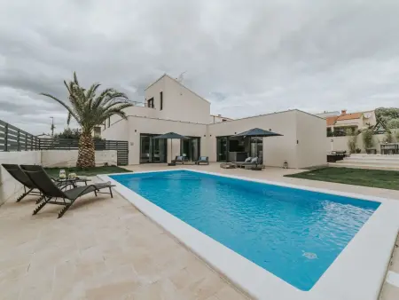 Maison 3 chambres avec piscine privée à Novigrad : photo 33