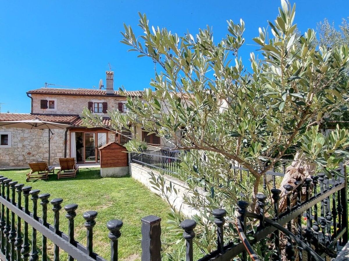 Maison Ariana à 100 m de la plage de Novigrad - Photo 1