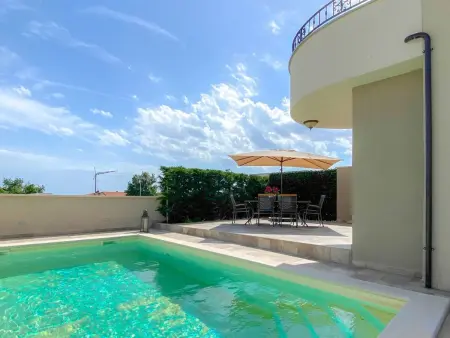 Maison Hanna à Novigrad avec piscine privée : photo 2