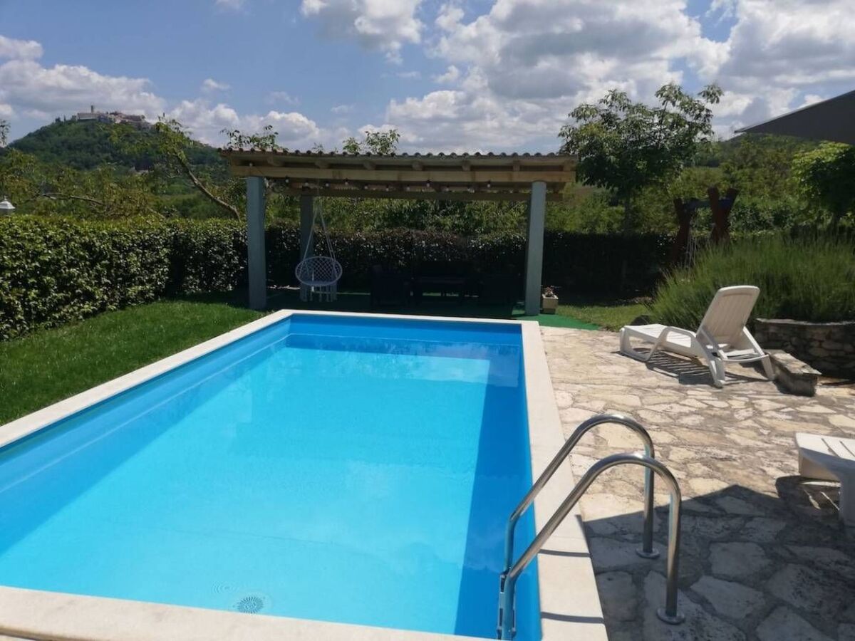 Maison Valentino avec piscine et vue sur Motovun - Photo 36