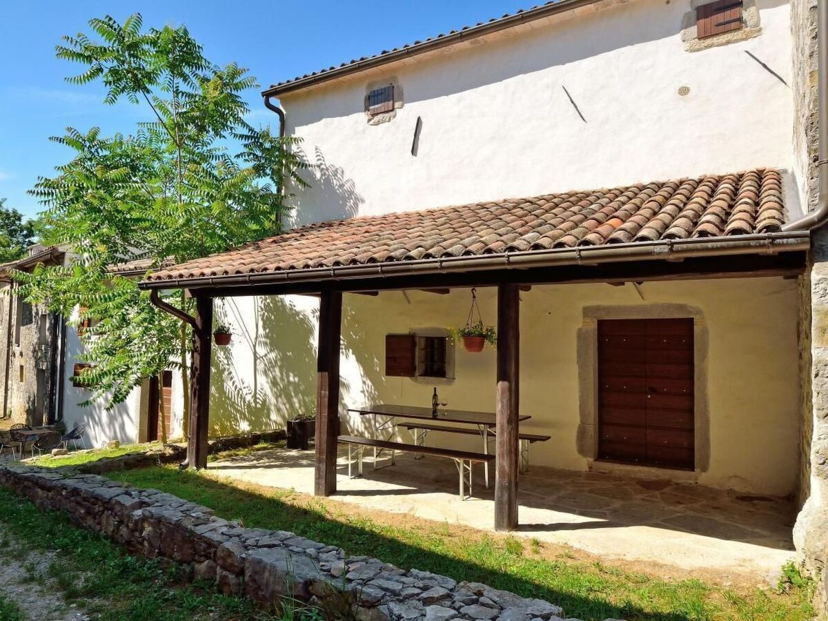 Maison Steinhaus Kotli à Buzet, près du Mirna - Photo 1