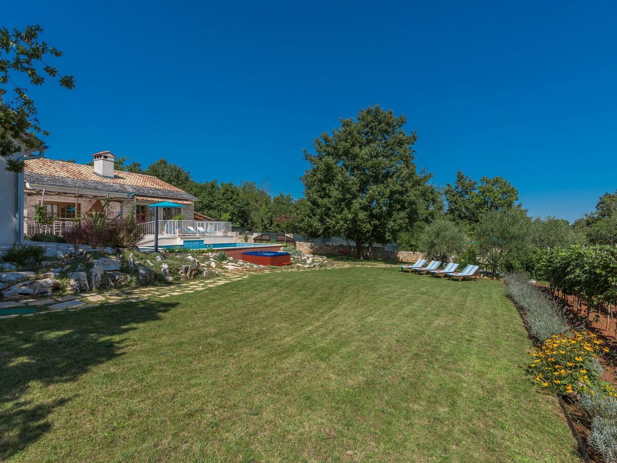 Villa Lipica – Maison 6 chambres, piscine et jacuzzi - Photo 3