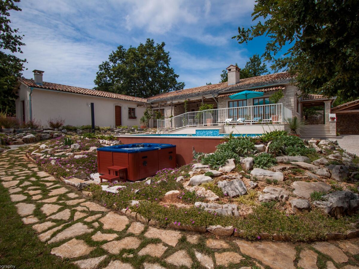 Villa Lipica – Maison 6 chambres, piscine et jacuzzi - Photo 6
