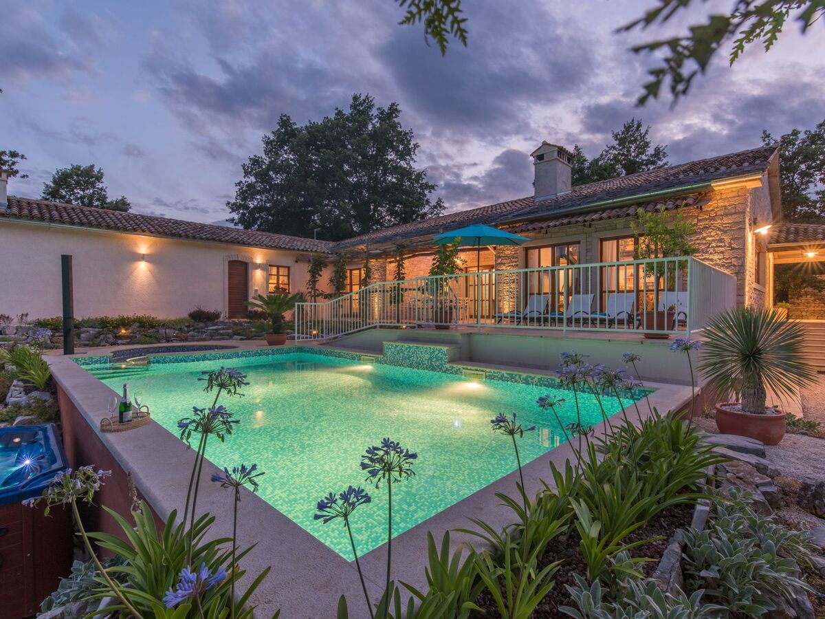 Villa Lipica – Maison 6 chambres, piscine et jacuzzi - Photo 7