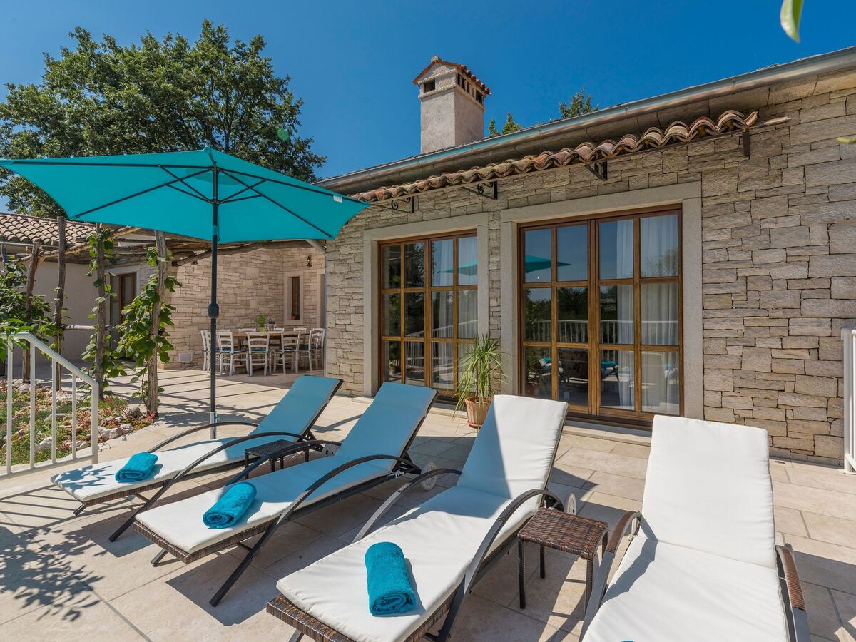 Villa Lipica – Maison 6 chambres, piscine et jacuzzi - Photo 10