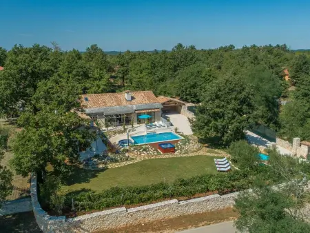 Villa Lipica – Maison 6 chambres, piscine et jacuzzi