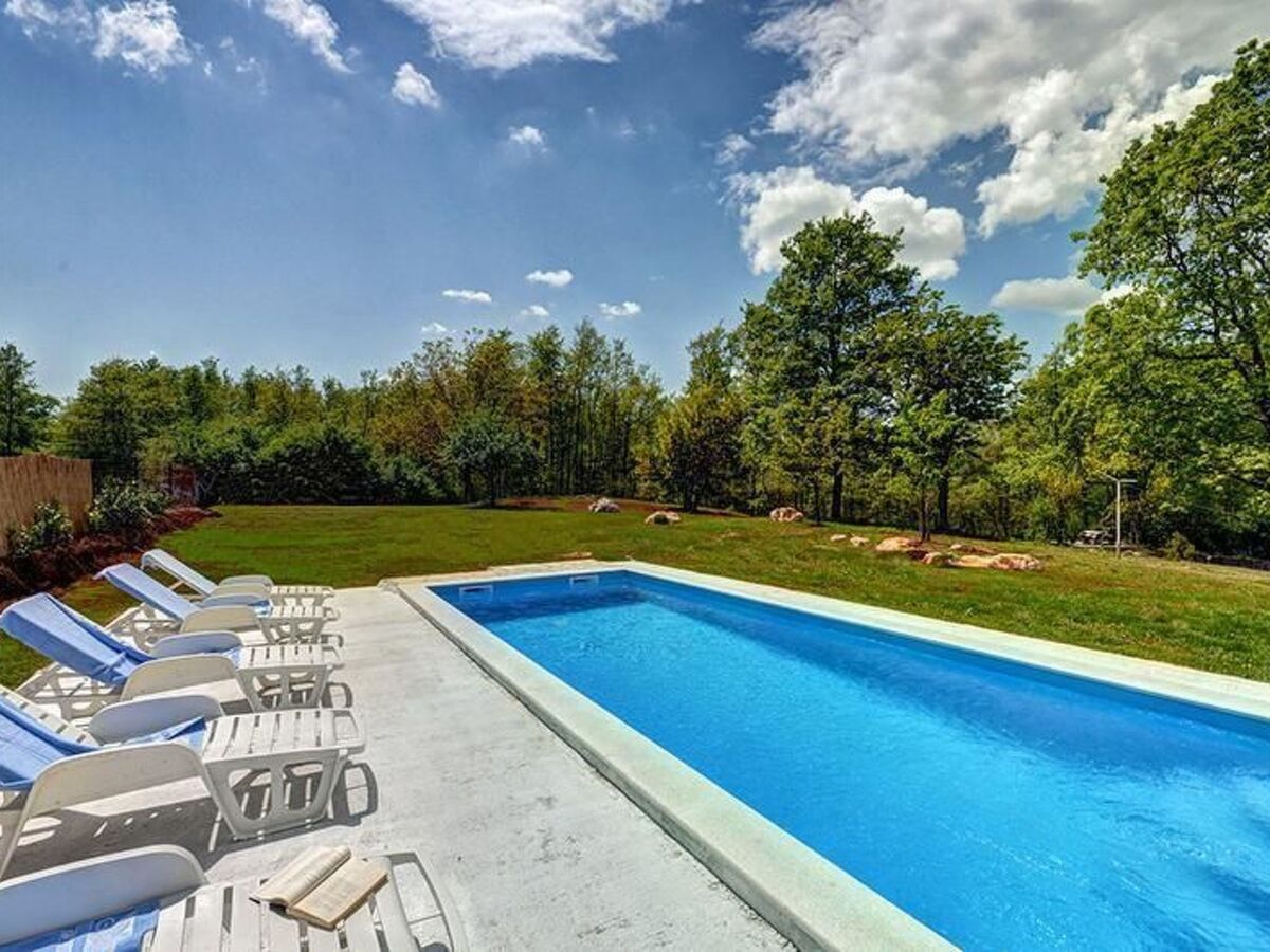 Maison en pierre d'Istrie avec piscine et grand jardin - Photo 8