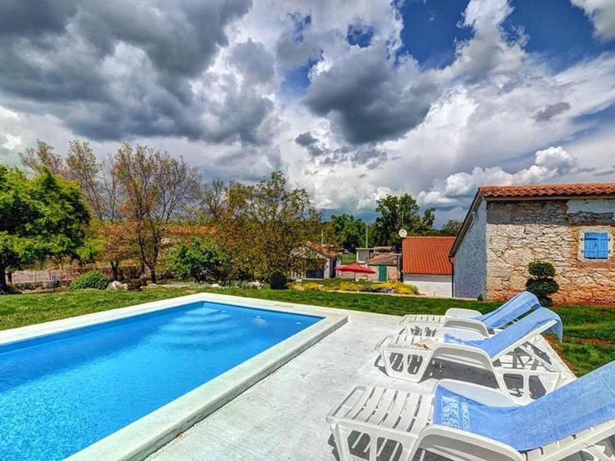 Maison en pierre d'Istrie avec piscine et grand jardin - Photo 33