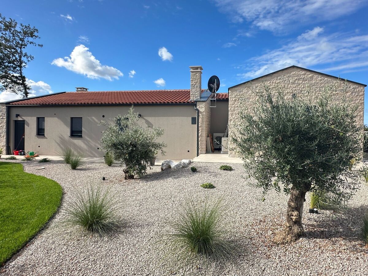 Villa Nux : maison neuve avec piscine chauffée - Photo 25