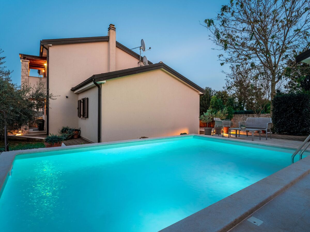 Villa Crystal à Fabci : maison 2 ch. avec piscine privée - Photo 1