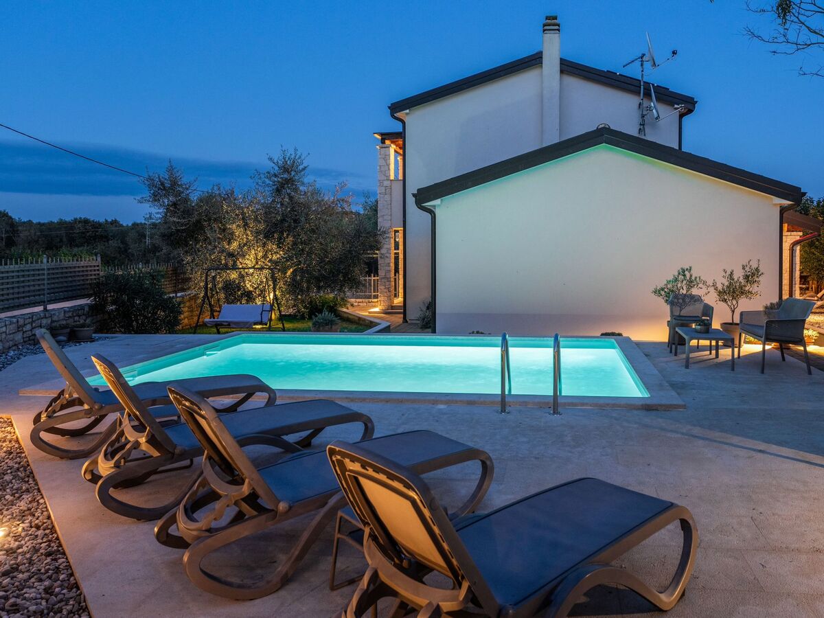Villa Crystal à Fabci : maison 2 ch. avec piscine privée - Photo 3