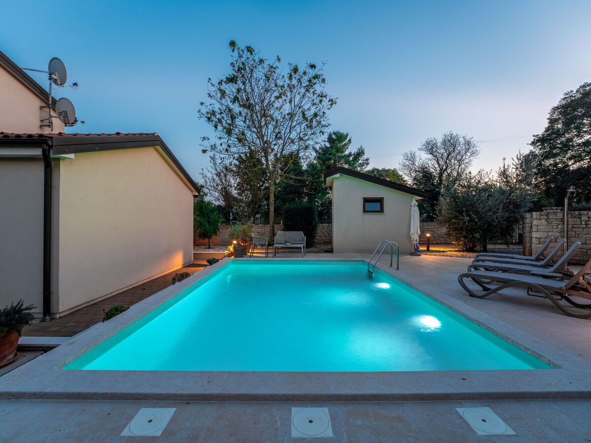 Villa Crystal à Fabci : maison 2 ch. avec piscine privée - Photo 4