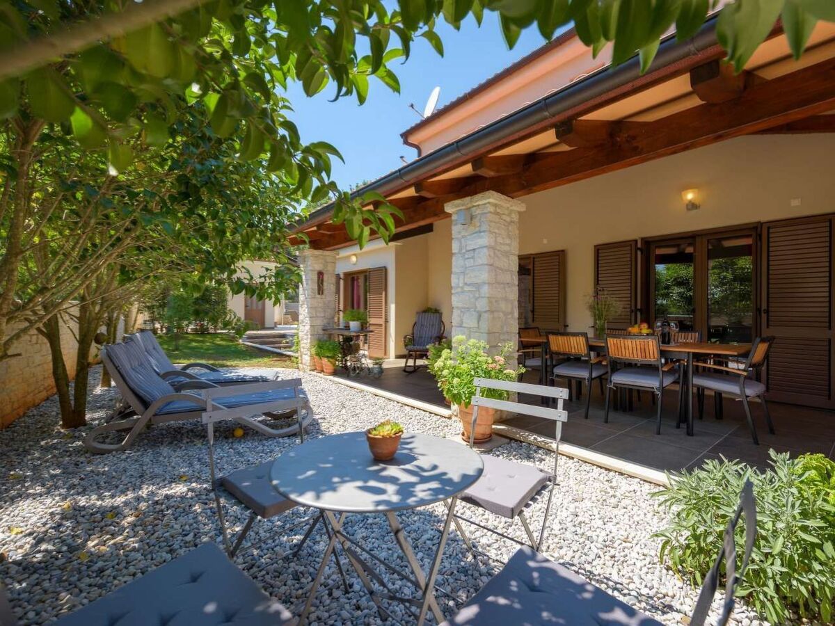Villa Crystal à Fabci : maison 2 ch. avec piscine privée - Photo 11