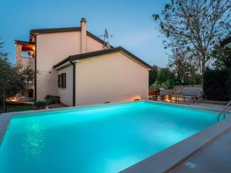 Villa Crystal à Fabci : maison 2 ch. avec piscine privée