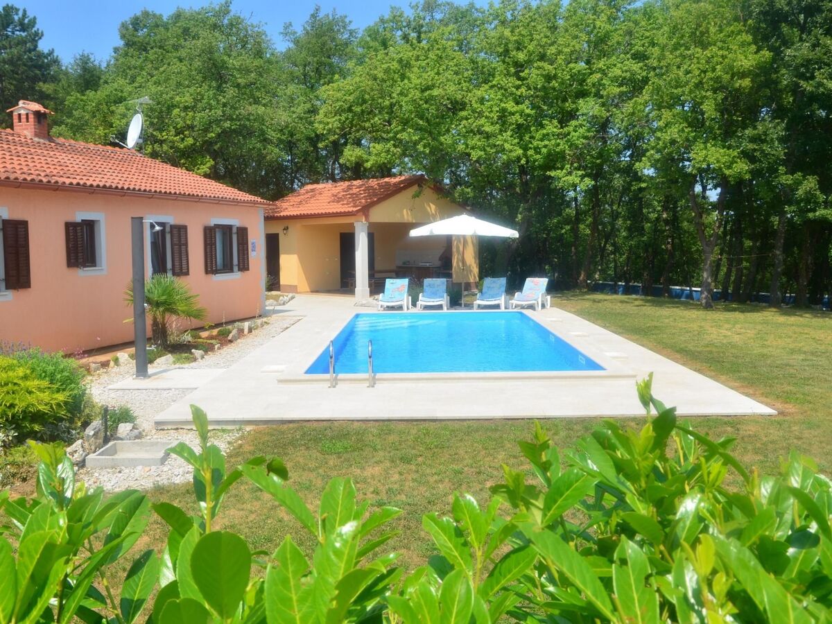Villa Fragola avec piscine et vue sur les montagnes - Photo 2