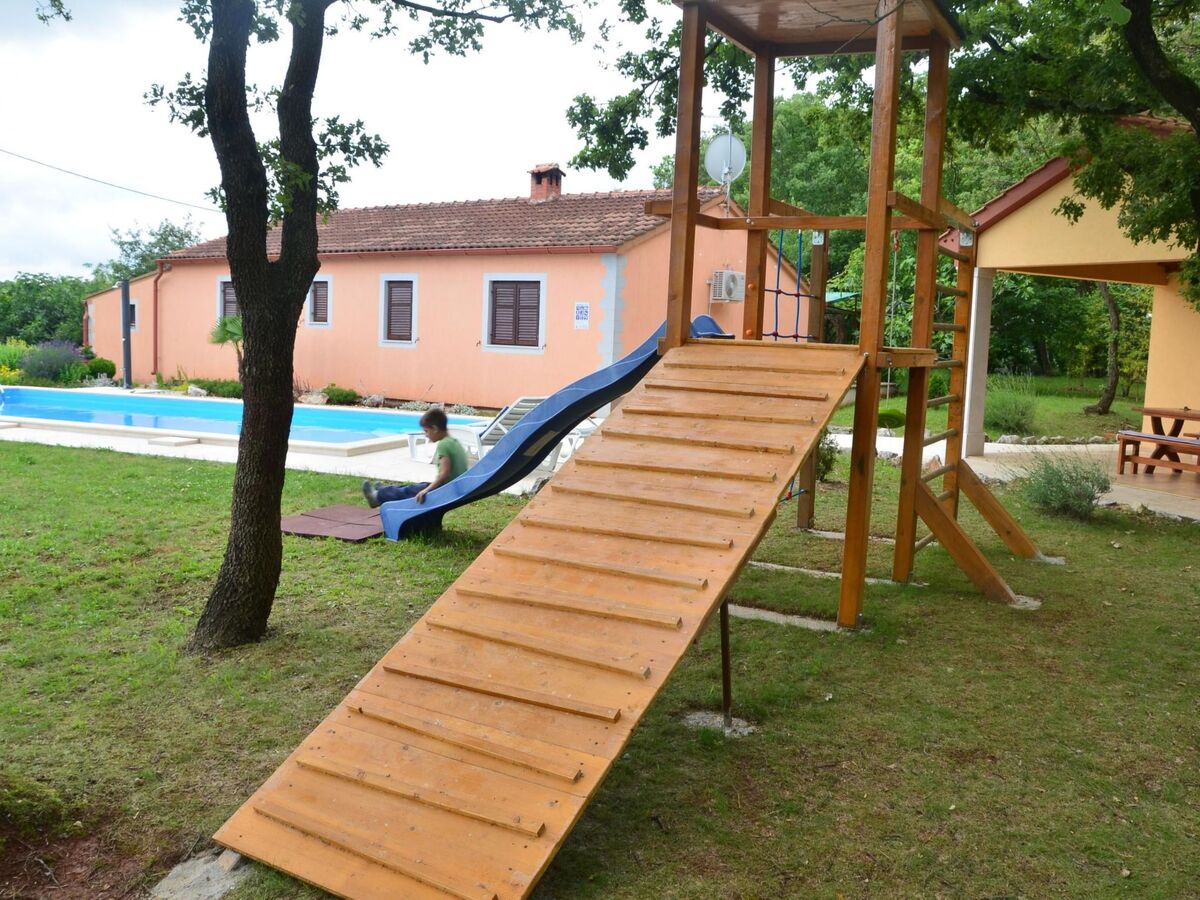 Villa Fragola avec piscine et vue sur les montagnes - Photo 11