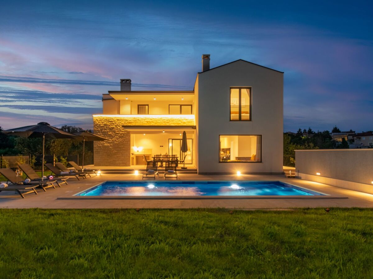 Villa 300m² avec piscine privée à Jakovici - Photo 2