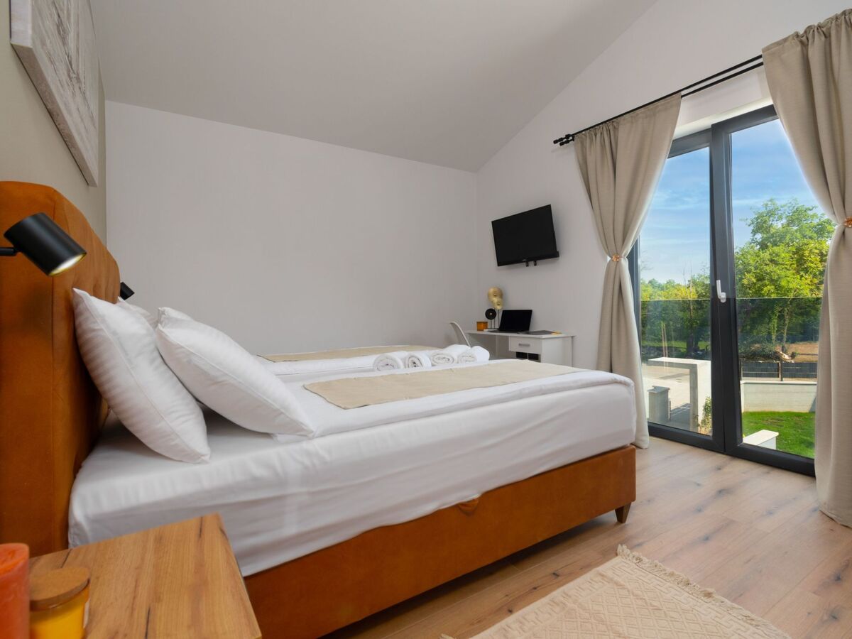 Villa 300m² avec piscine privée à Jakovici - Photo 4