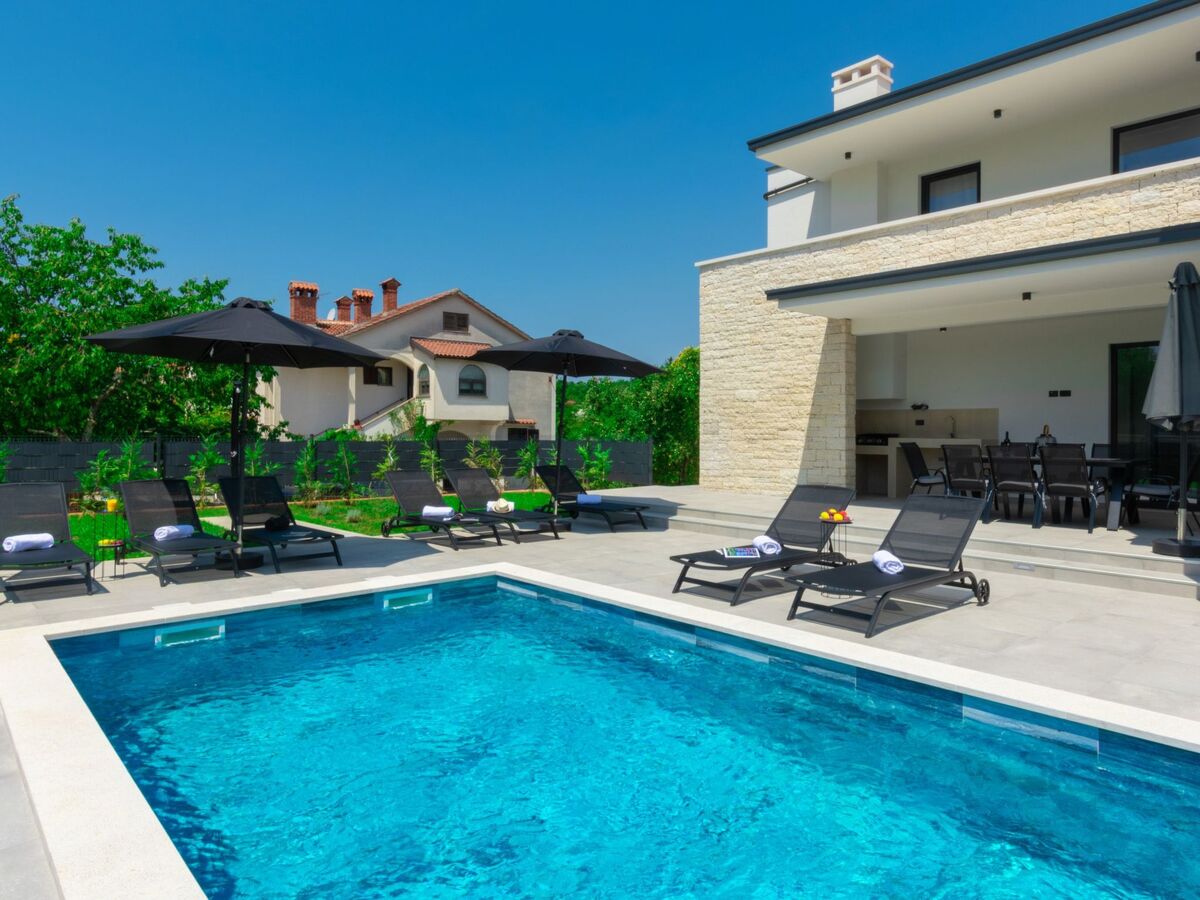 Villa 300m² avec piscine privée à Jakovici - Photo 7