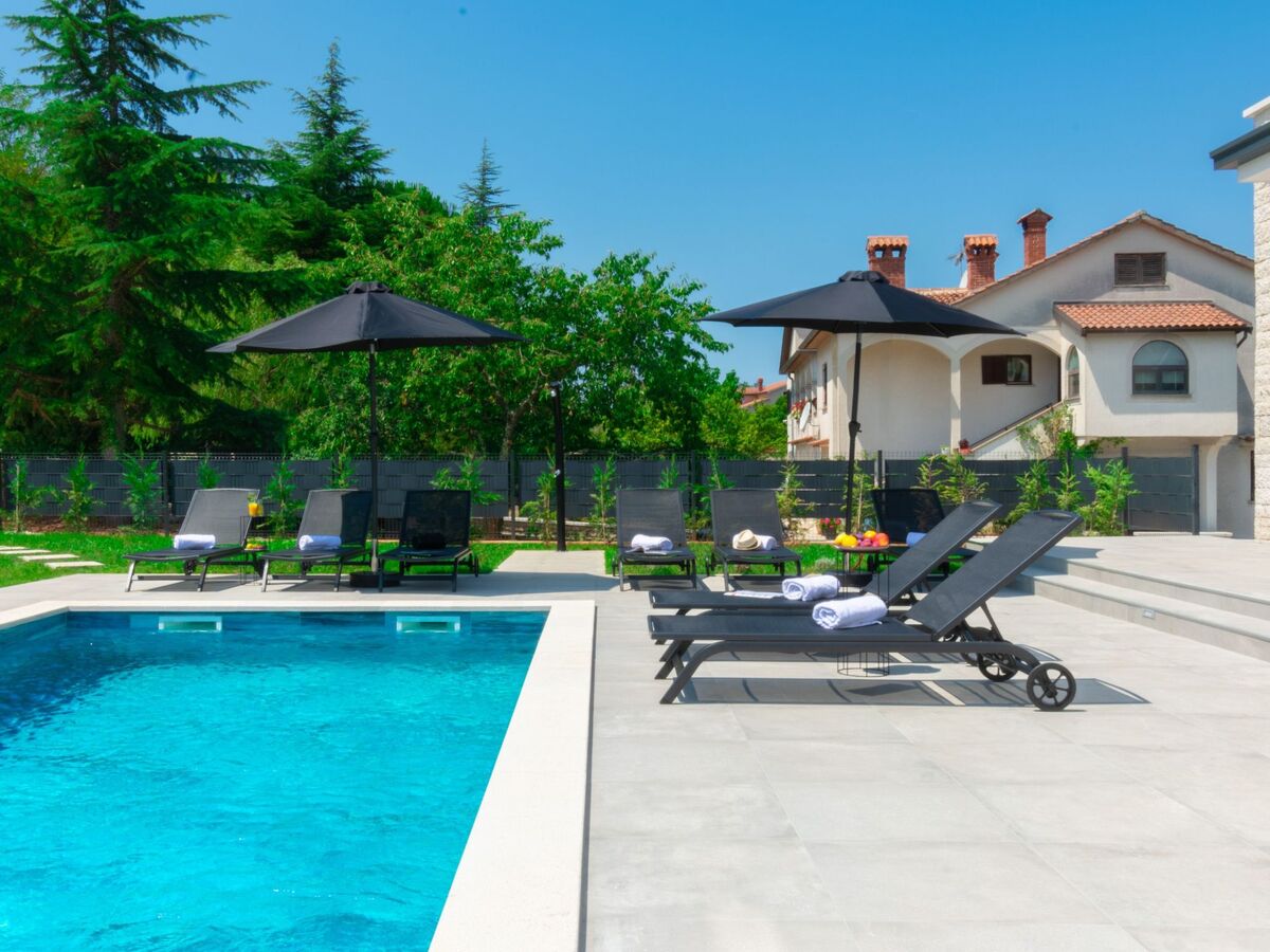 Villa 300m² avec piscine privée à Jakovici - Photo 10