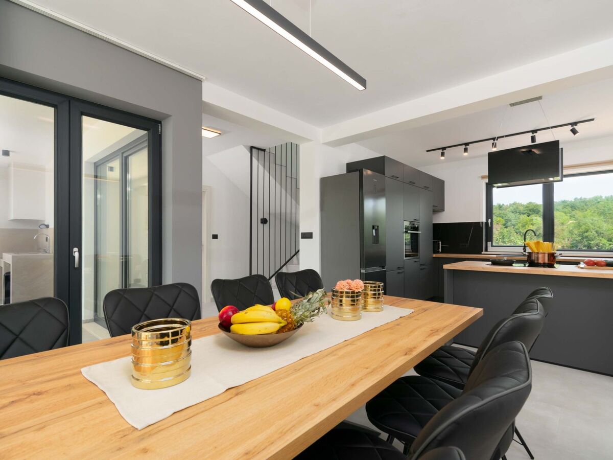 Villa 300m² avec piscine privée à Jakovici - Photo 15