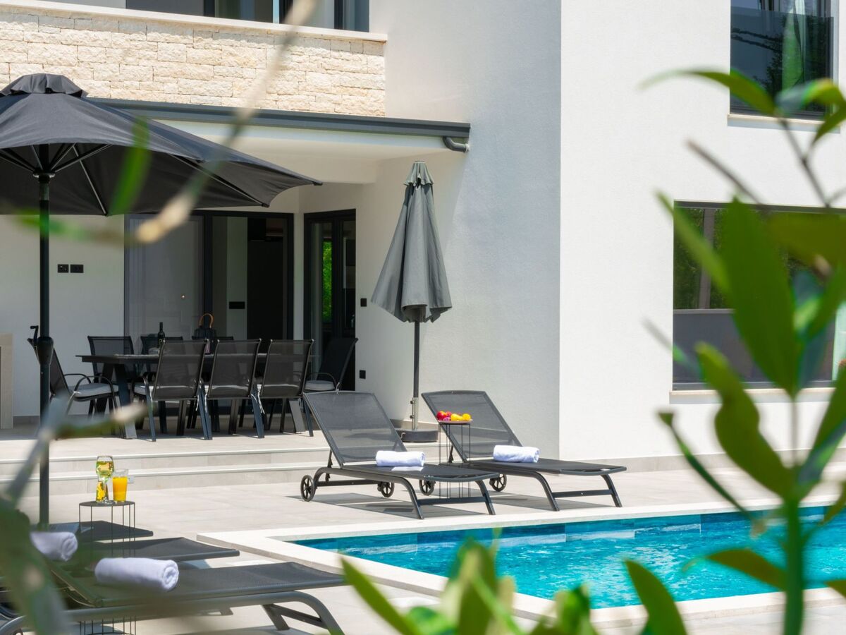 Villa 300m² avec piscine privée à Jakovici - Photo 35