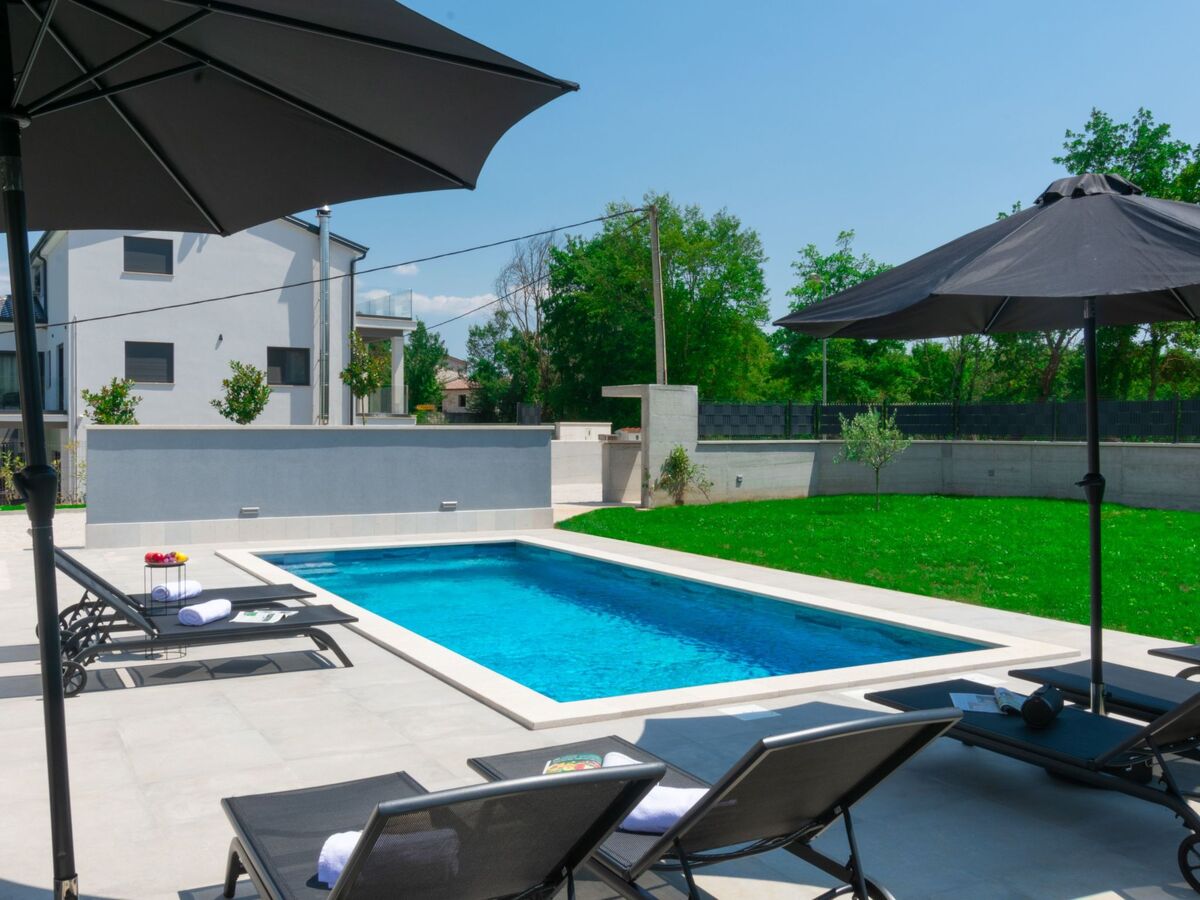 Villa 300m² avec piscine privée à Jakovici - Photo 37